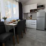 Apartman Apartments With Parking Space Trogir - 12152 *
