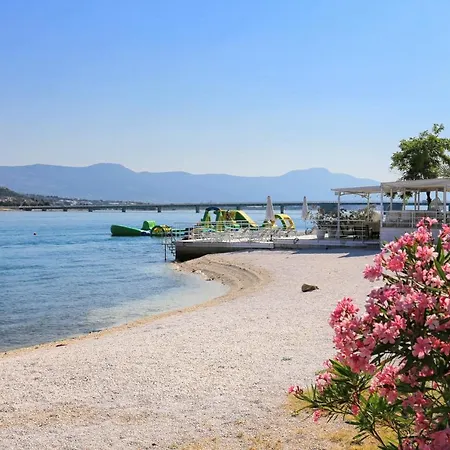 Apartman Apartments With Parking Space Trogir - 12152 *