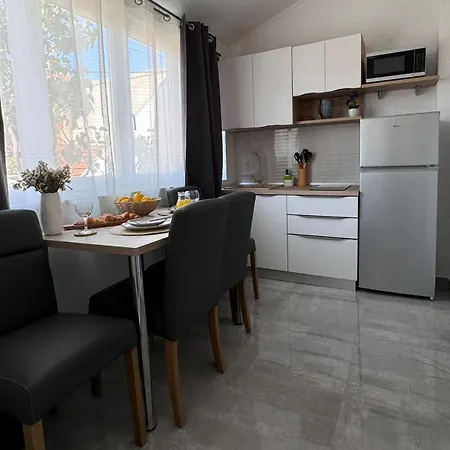 Apartment Apartments With Parking Space Trogir - 12152 *